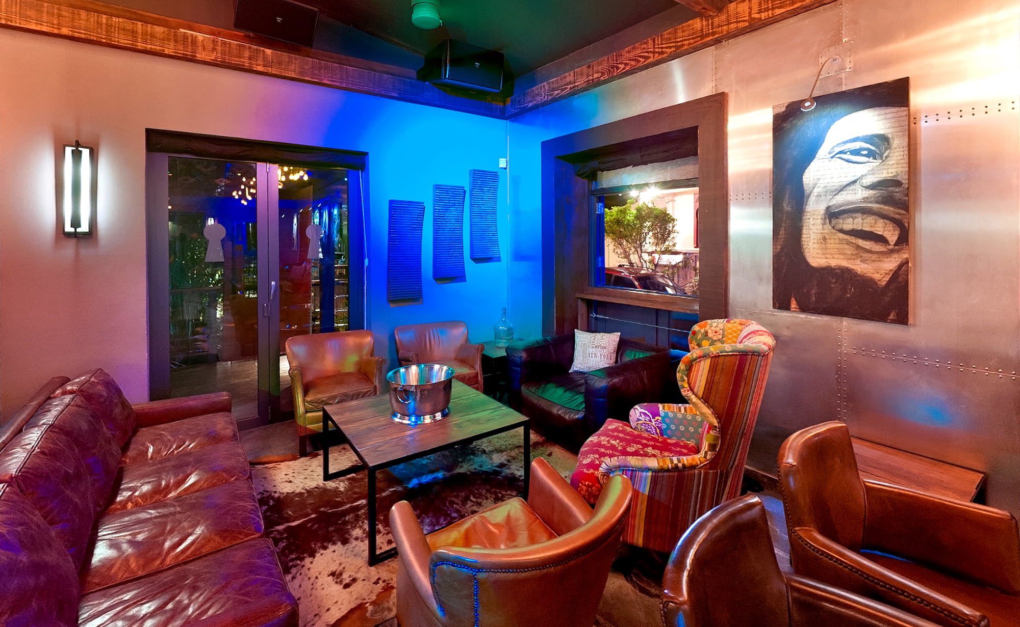 RED DOOR LOUNGE - Michael Gomes Architecture Inc.